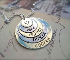 A Mother's LOVE - Necklace FIVE Disc Personalized Pendant Necklace - For Mommy